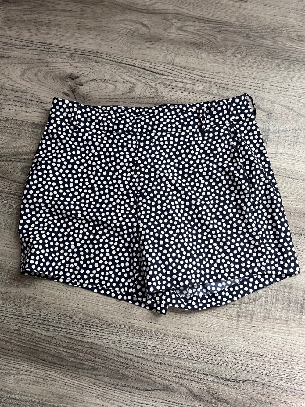 SPANX Sunshine Pull On Comfort Shorts 6" Navy White Polka Dot Women's Size L